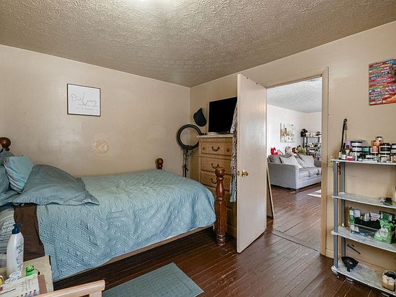 5th image of 204 Northside Dr