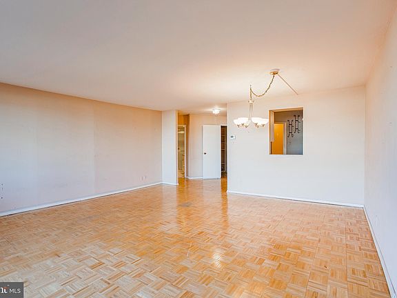 5th image of 2401 Pennsylvania Ave APT 5A9