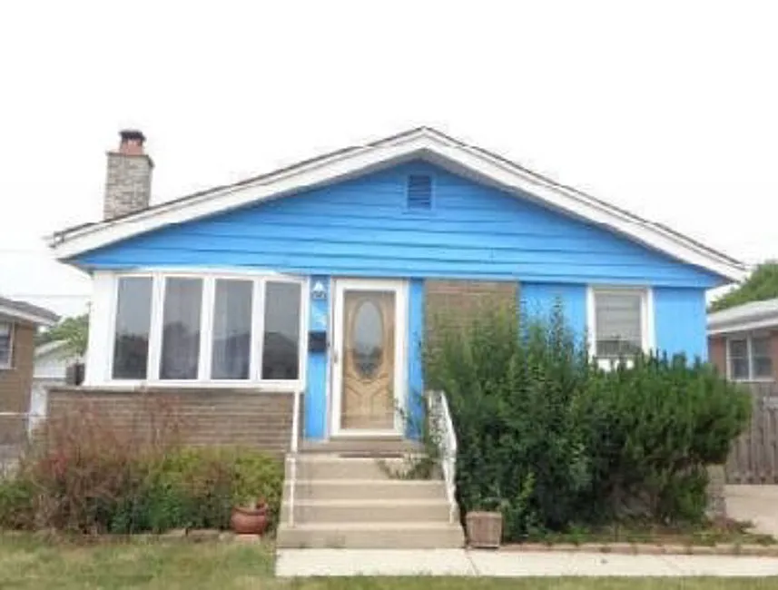 5028 N Oneida Ave photo 1