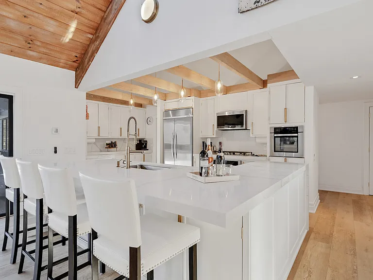 44 Greenleaf Ln — Photo 13
