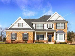 25 Evergreen Trl, Orchard Park, NY 14127