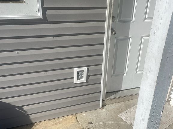4th image of 8142 Eastwood Ave #A