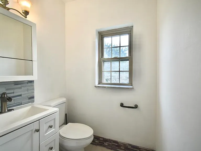 196 W 52nd St #2 — Photo 11