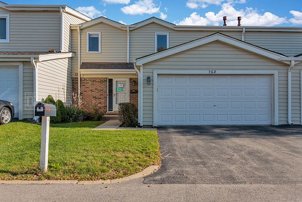 1st image of 762 Buckingham Ct