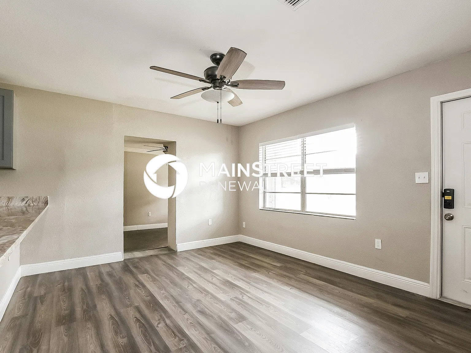 1230 Saint James Rd — Photo 3