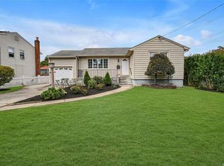 1191 Midland St, Uniondale, NY 11553