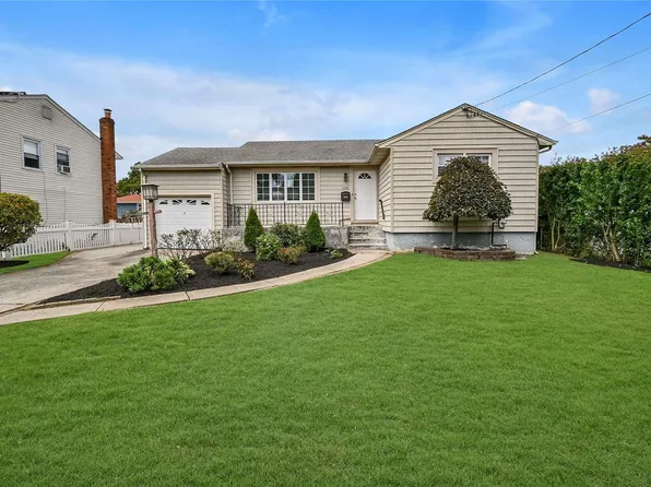 1191 Midland Street, Uniondale, NY 11553