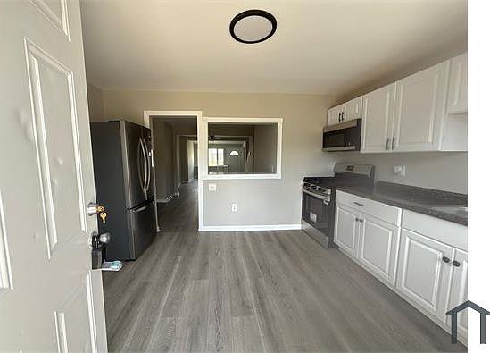 4th image of 213 Saint Helena Ave