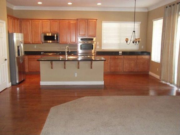 Kitchen/ Family Room