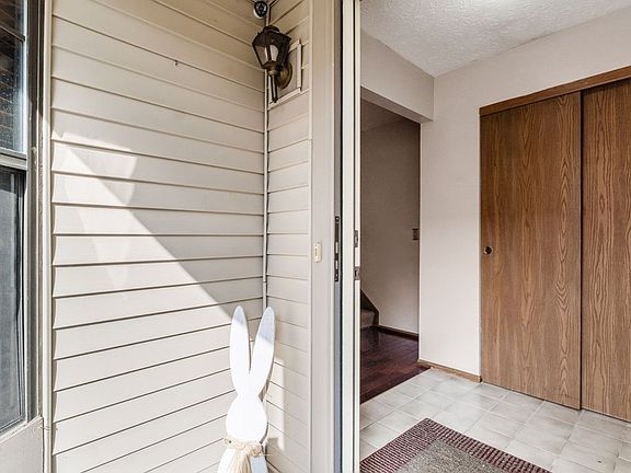 3rd image of 1259 Somerset Way