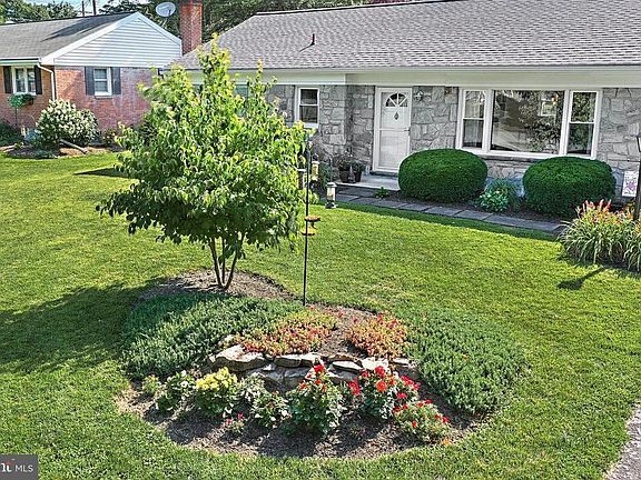 2nd image of 145 Farm Ln