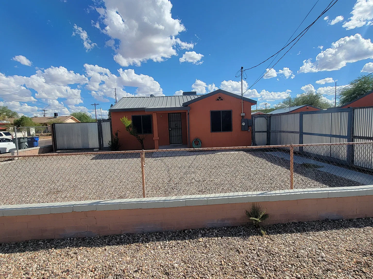 2 bed, 750 sqft, $1,400 — Photo 2