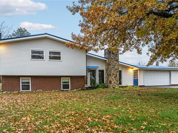 143 Rhodes Dr, Beaver Falls, PA 15010
