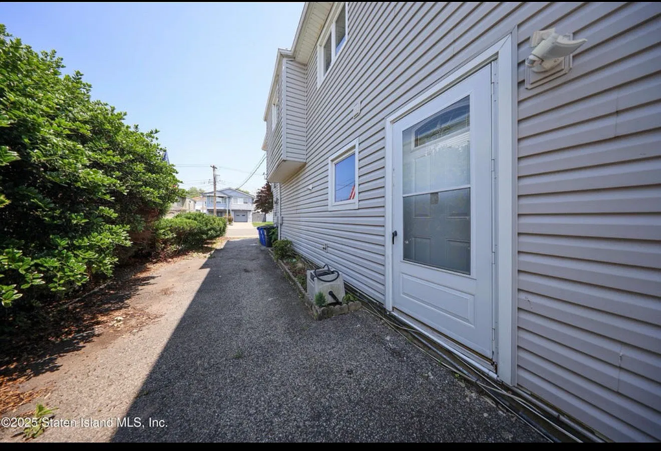 2 bed, 1028 sqft, $2,300 — Photo 2