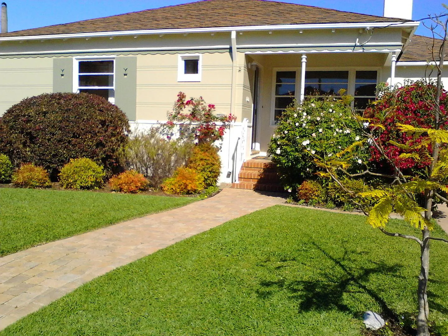 404 Sylvan Ave photo 1