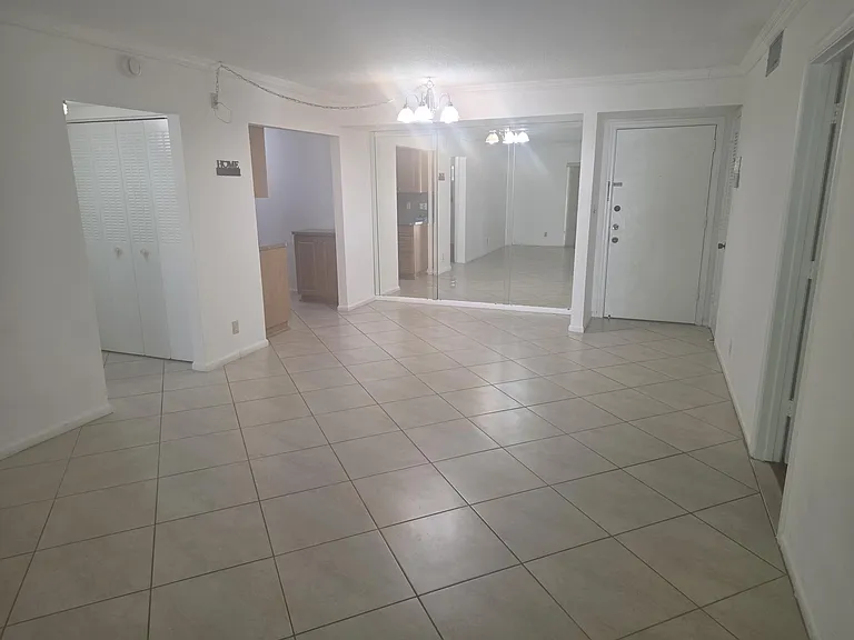 959 SE 2nd Ave #214 — Photo 5