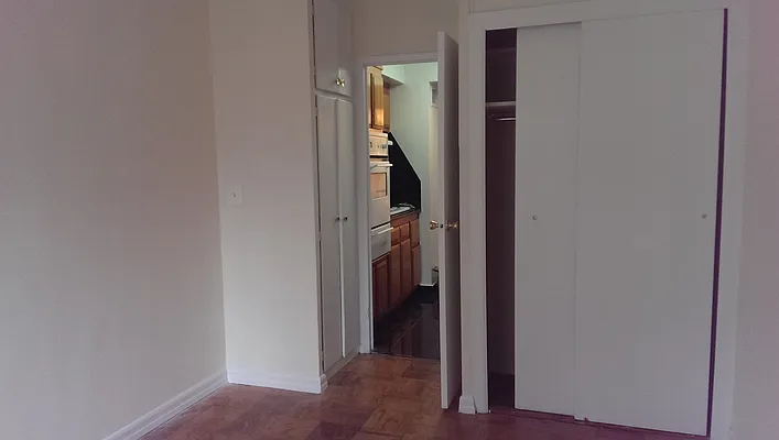 Rented by Manhattan Apartment Organization | media 55