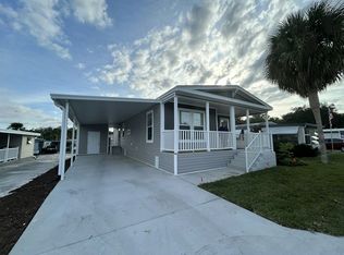 13128 Lemon Ave, Grand Island, FL 32735