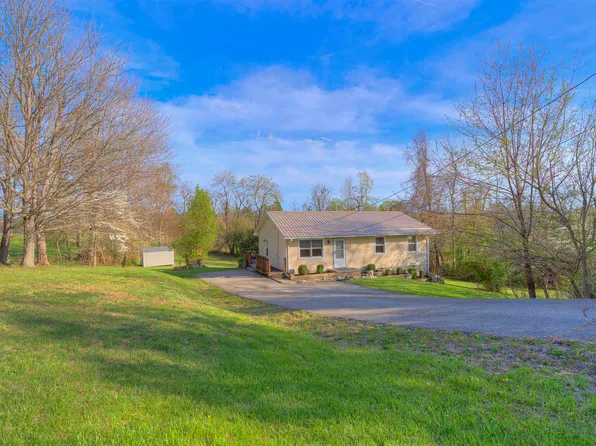 55 Crestview St, Christiansburg, VA 24073