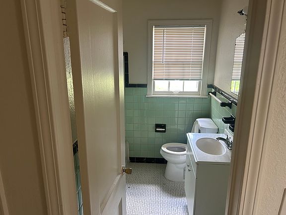 3rd image of 1417 NE 43rd St