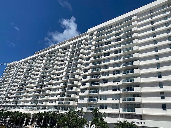 2nd image of 5601 Collins Ave APT 1524
