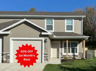 907 Pampas Cir, Pleasant Hill, MO 64080