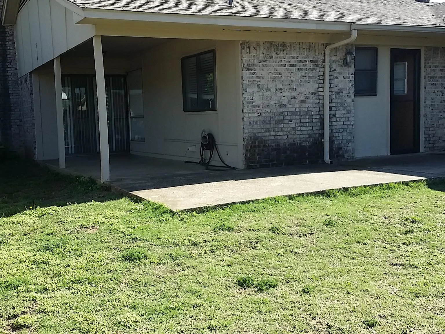 2115 Blossom Lane — Photo 3
