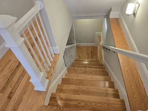60 Hawthorne St #2 — Photo 6