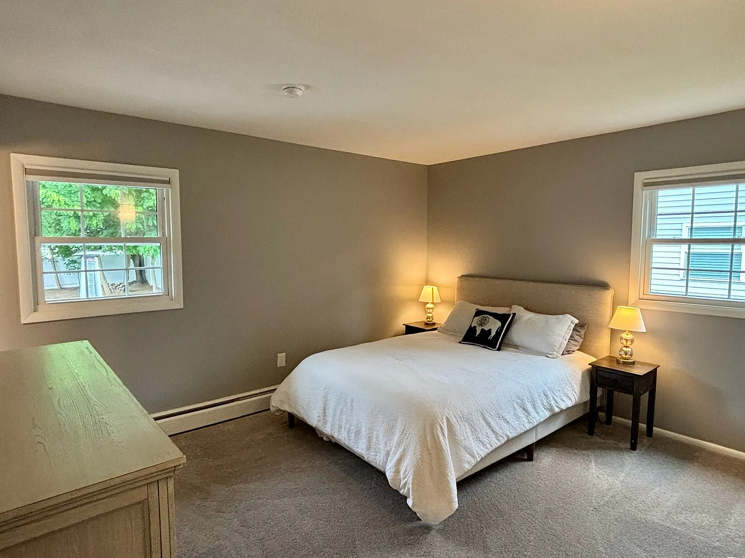 3 bed, 1.5 bath, 1094 sqft, $3,500 — Photo 2