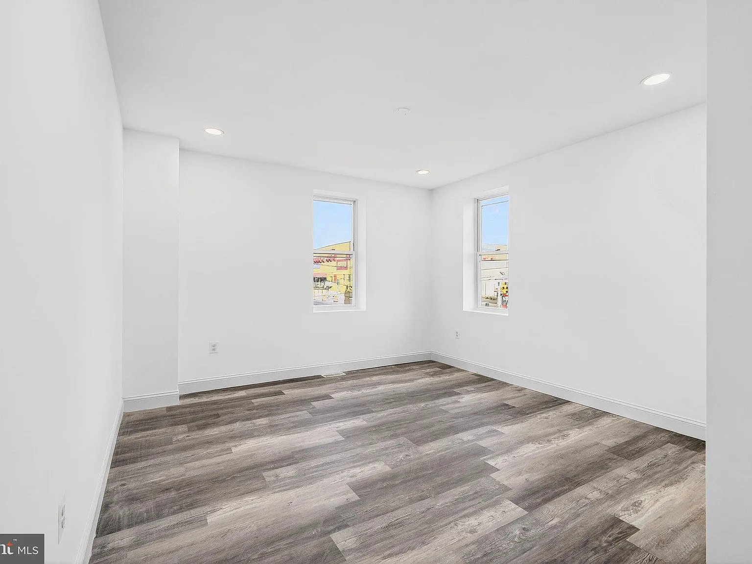 4 bed, 3.5 bath, 1720 sqft, $2,900 — Photo 4