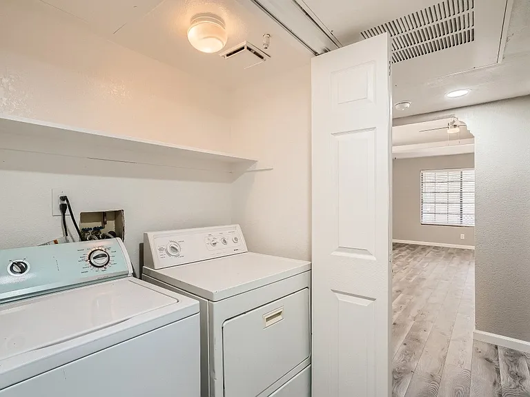 1411 Santa Margarita St #H — Photo 25