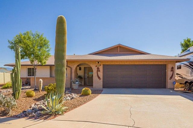 1st image of 2844 N La Cienega Dr