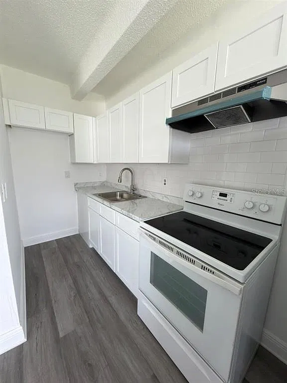 1 bed, 1.0 bath, 444 sqft, $900 — Photo 2