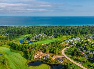 9411 Windeberry Dr, Charlevoix, MI 49720
