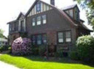 1652 Centre St, West Roxbury, MA 02132