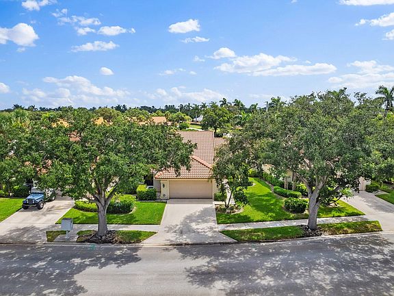 4th image of 2815 Iroquois Cir