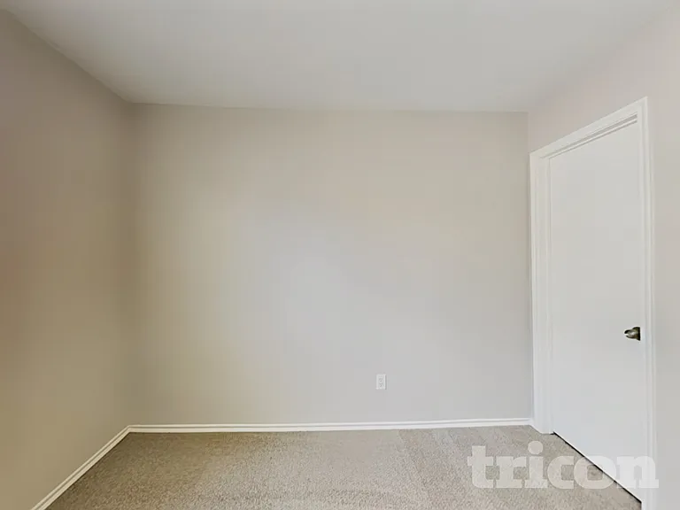 135 Jefferson Dr — Photo 12