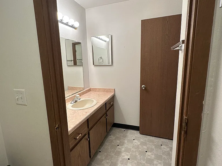 405 E Paradise Dr #7 — Photo 3