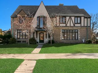 217 69th St, Kenosha, WI 53143