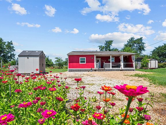 2nd image of 447 Masthead Rd