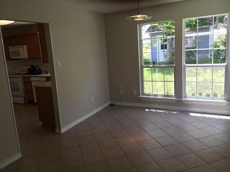 2530 Windswept Dr — Photo 4