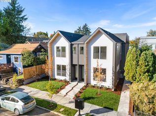 1863 SE Tacoma St #2, Portland, OR 97202