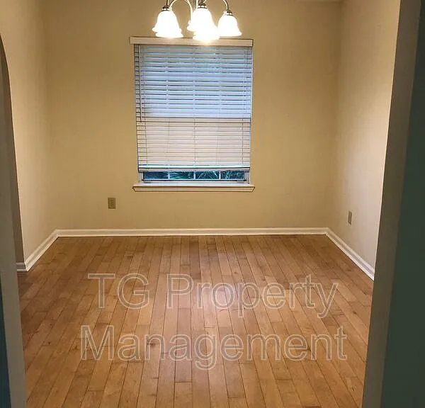 12910 Forest Glen Ct S — Photo 6
