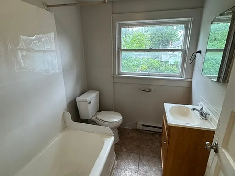 1921 Drexel Ave — Photo 7