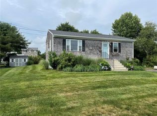 19 Manor Dr, Narragansett, RI 02882