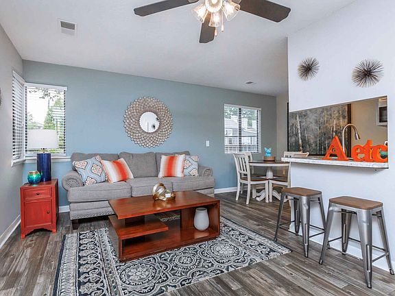 4th image of 325 Blue Lake Cir #360