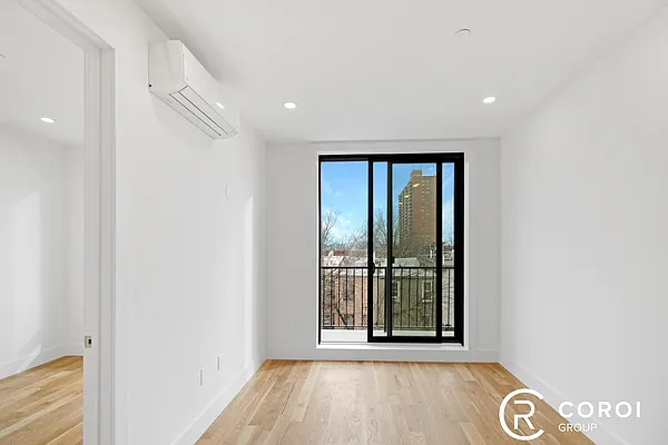 Rented by Coroi Corp | media 18