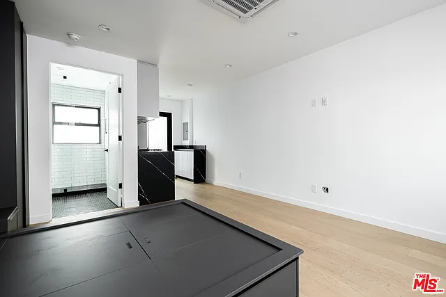 1325 Cabrillo Ave #4 — Photo 13