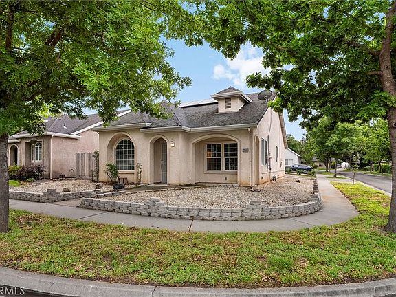 3rd image of 2061 Rochester Dr