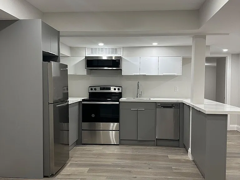 24 Hubbell Rd — Photo 2